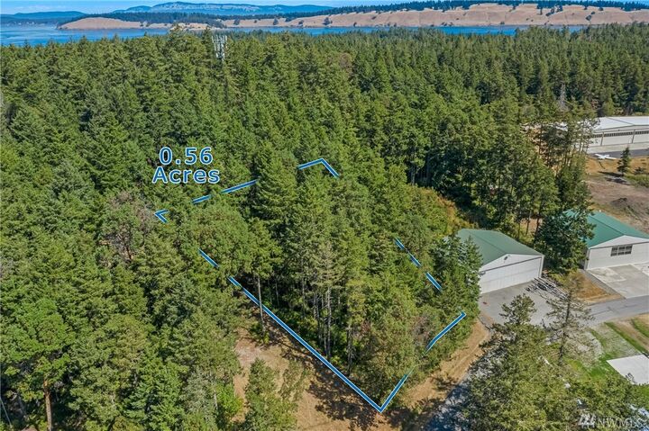 Property Photo: 47 Cessna Ave WA 98250