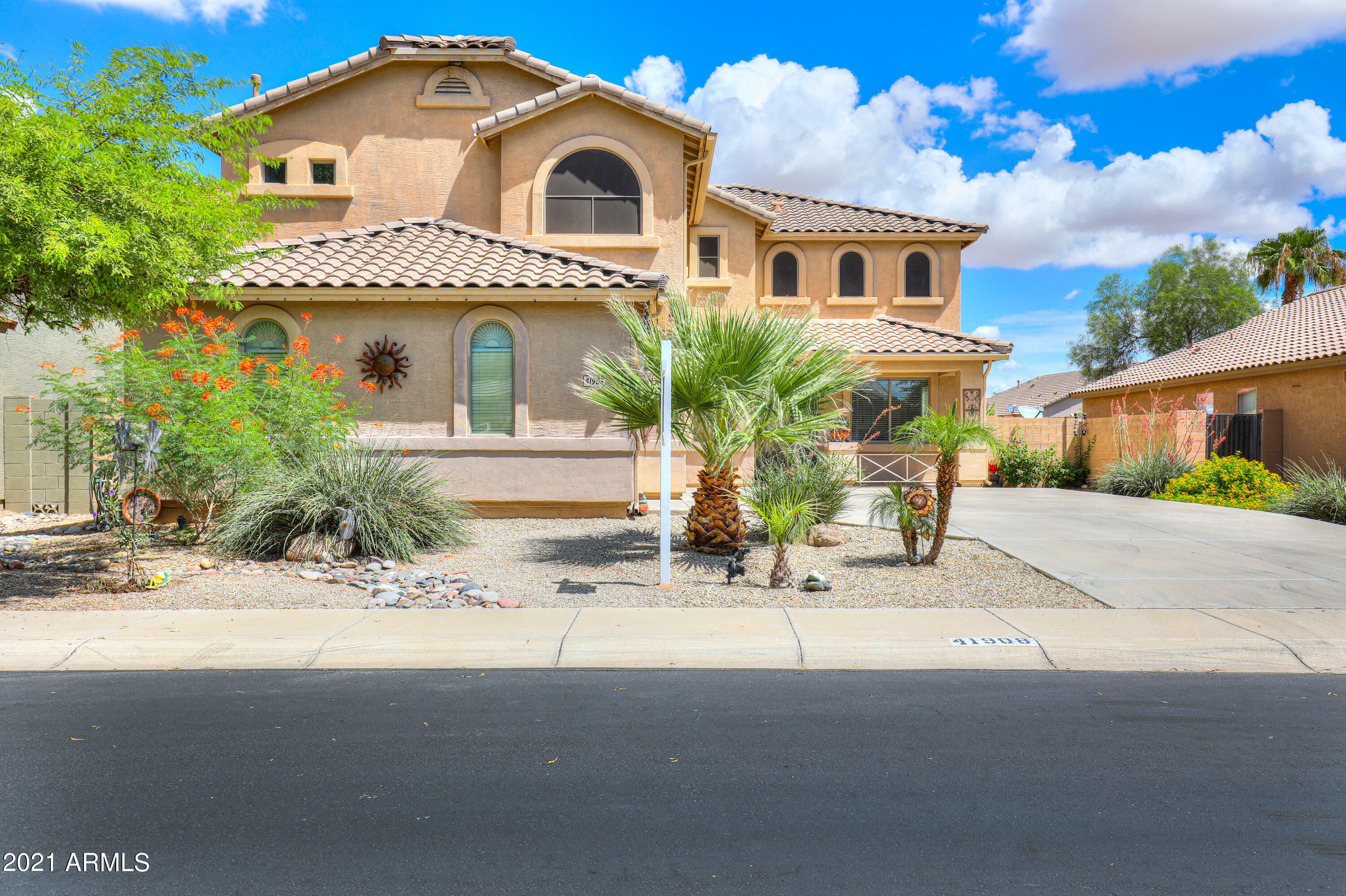 Property Photo:  41908 W Chambers Court  AZ 85138 