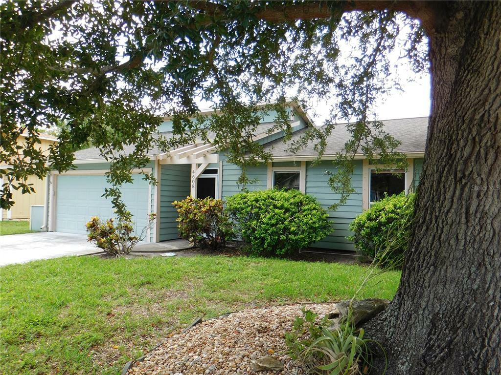 Property Photo: 4608 34th Avenue Drive W FL 34209