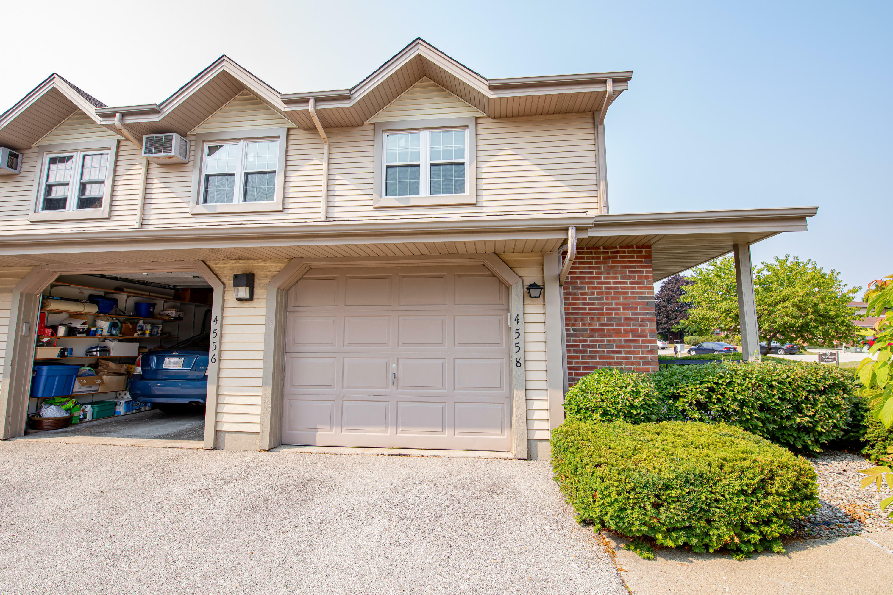 Property Photo: 4558 S Greenridge Cir WI 53220