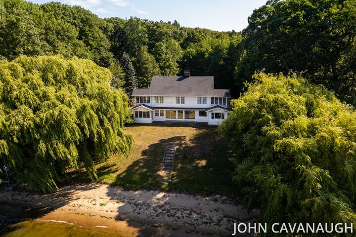 1388 Waukazoo Drive  Holland MI 49424 photo