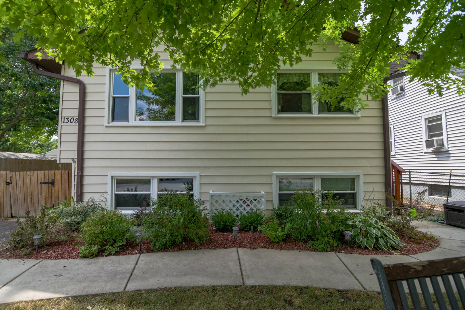 Property Photo:  1308 Ridgeway Street  IL 60073 