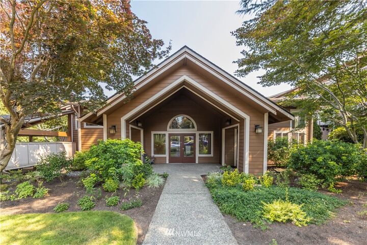 Property Photo: 14106 NE 181st Place F101 WA 98072