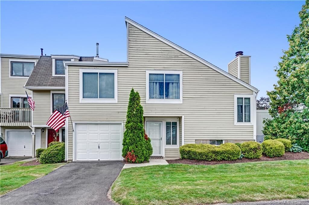 Property Photo:  700 Robert Frost Drive 700  CT 06405 