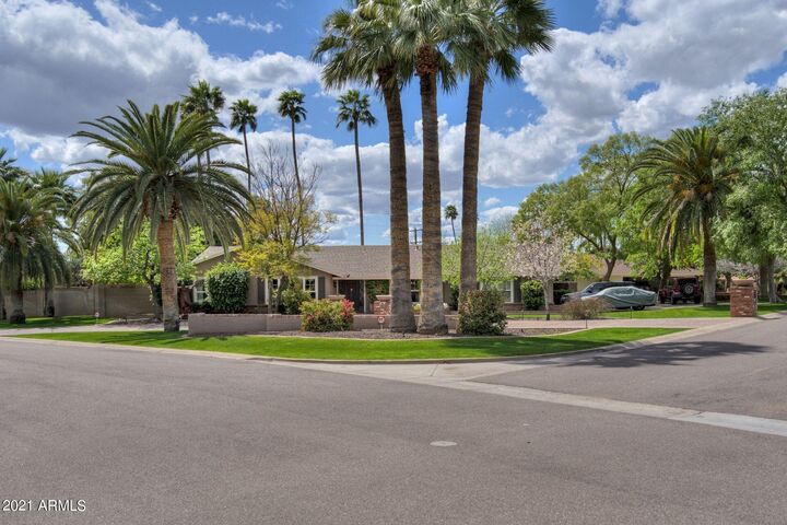 Property Photo: 2237 E Montebello Avenue AZ 85016