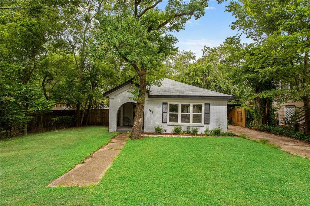 Property Photo:  304 Brogdon Street  TX 77803-4213 