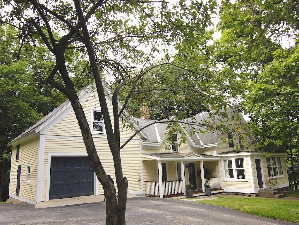 Property Photo:  11 Vale Street  NH 03458 