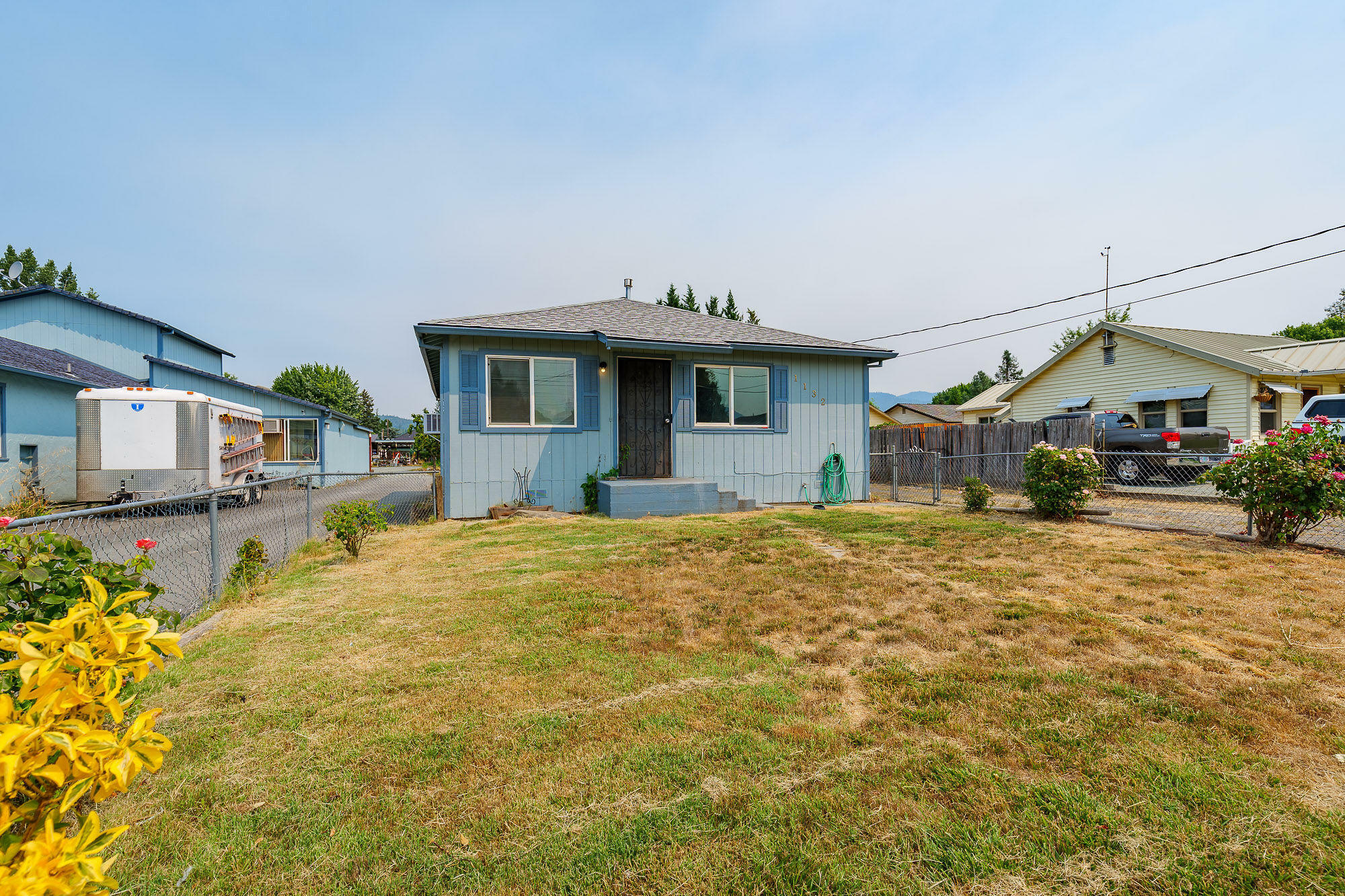 Property Photo:  1132 SW Rogue River Avenue  OR 97526 