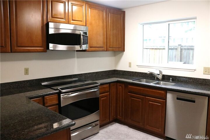 Property Photo: 555 Prospect St 2 WA 98109