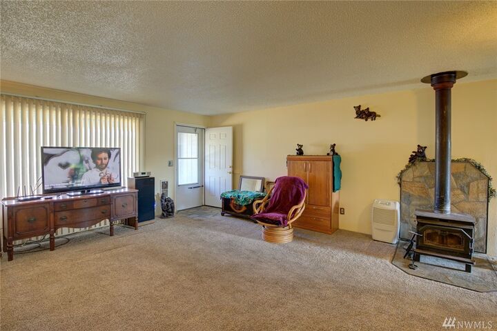 Property Photo: 261 Canal Dr SE WA 98569