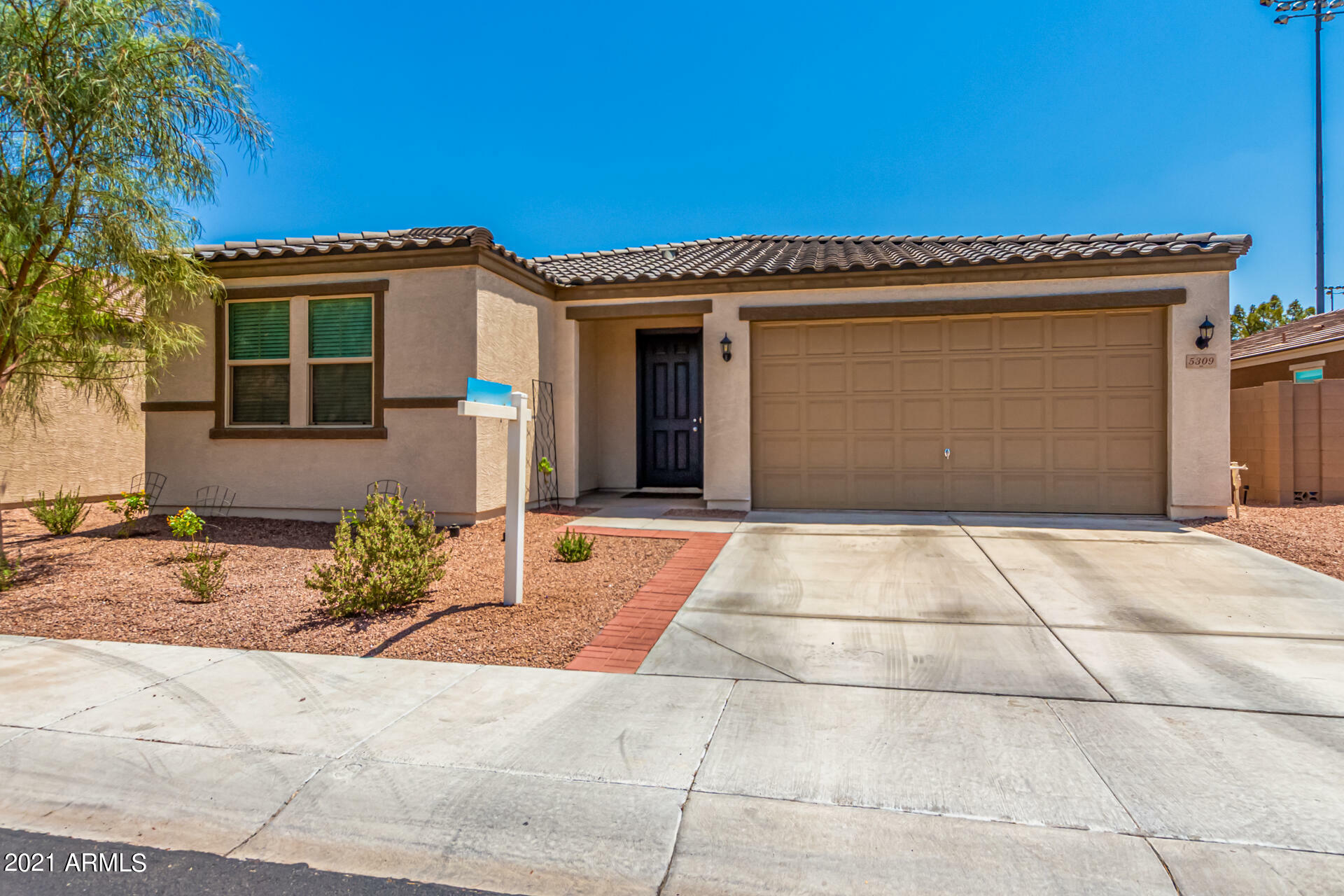 Property Photo:  5309 S 18th Place  AZ 85040 