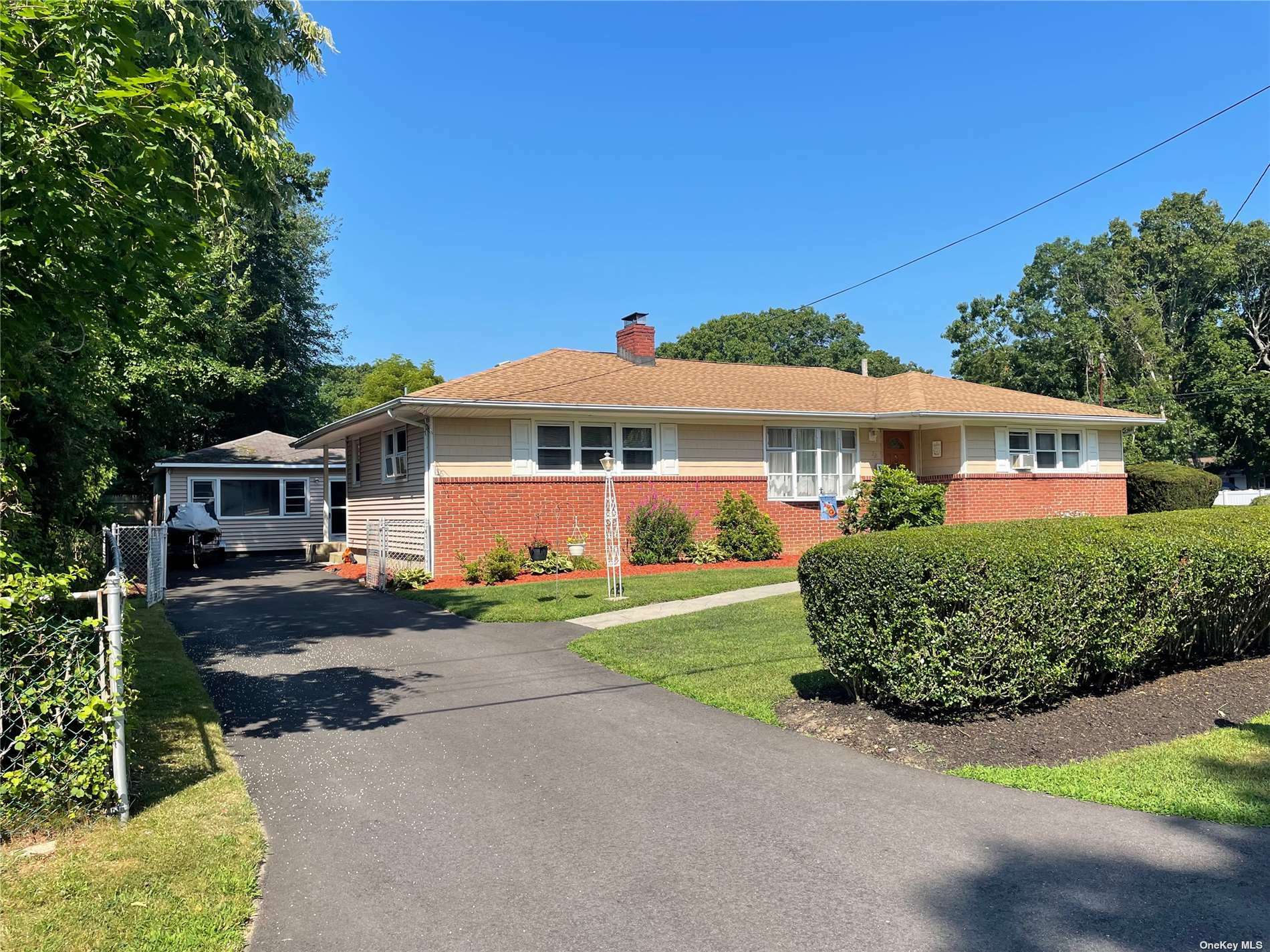 Property Photo:  22 Maple Lane  NY 11967 