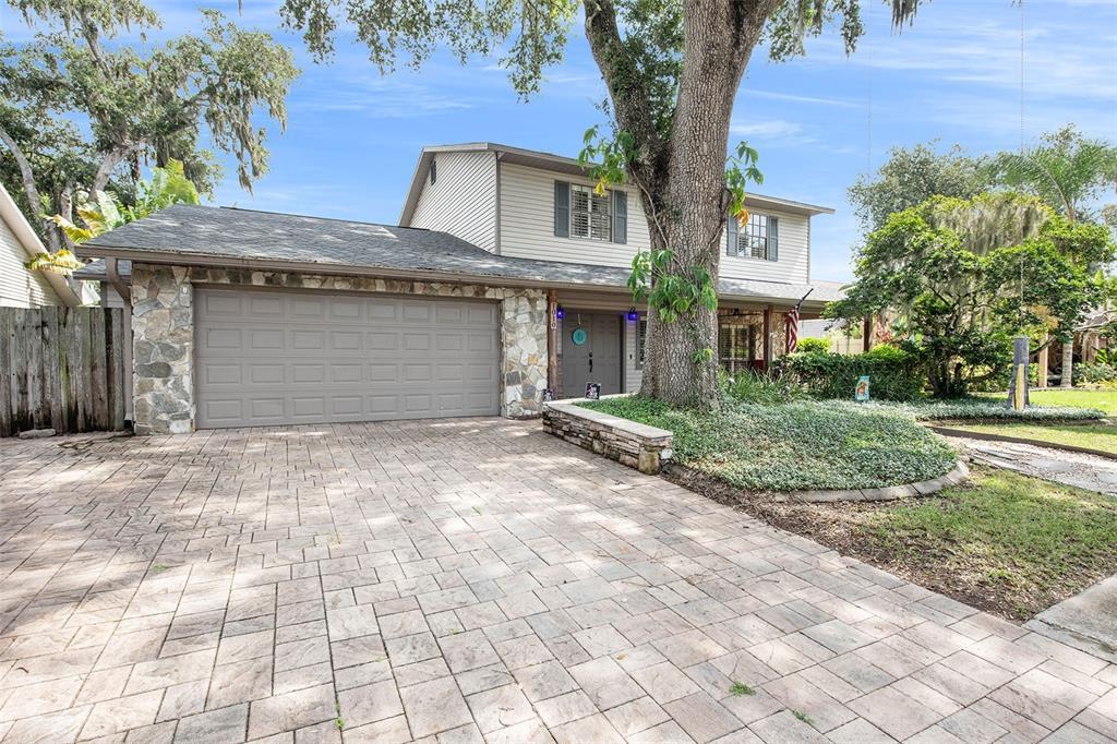 Property Photo: 1010 Mallow Way FL 33510