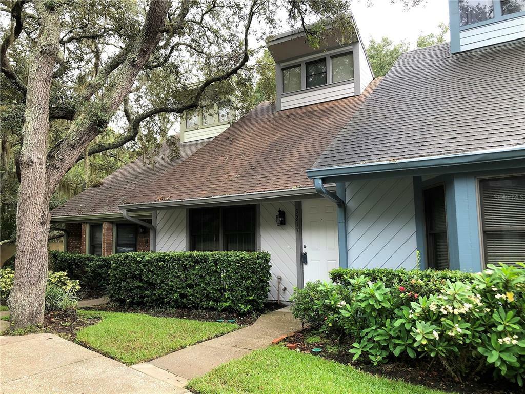 Property Photo:  5217 Oak Charter Court  FL 33617 