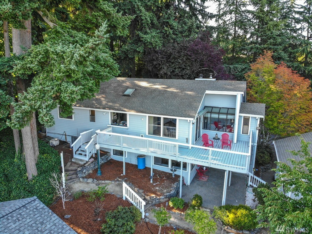 Property Photo:  9118 Peacock Hill Ave  WA 98332 