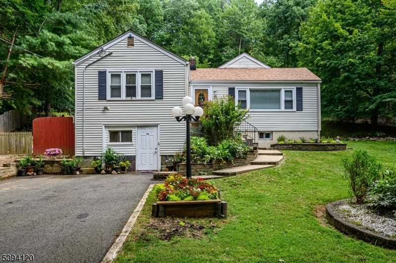 Property Photo:  10 Stiles Rd  NJ 07059 