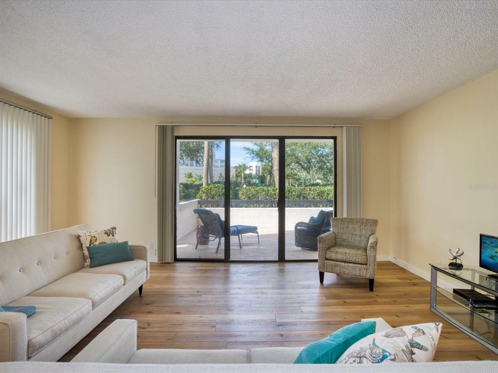 Property Photo:  150 Belleview Boulevard 102  FL 33756 