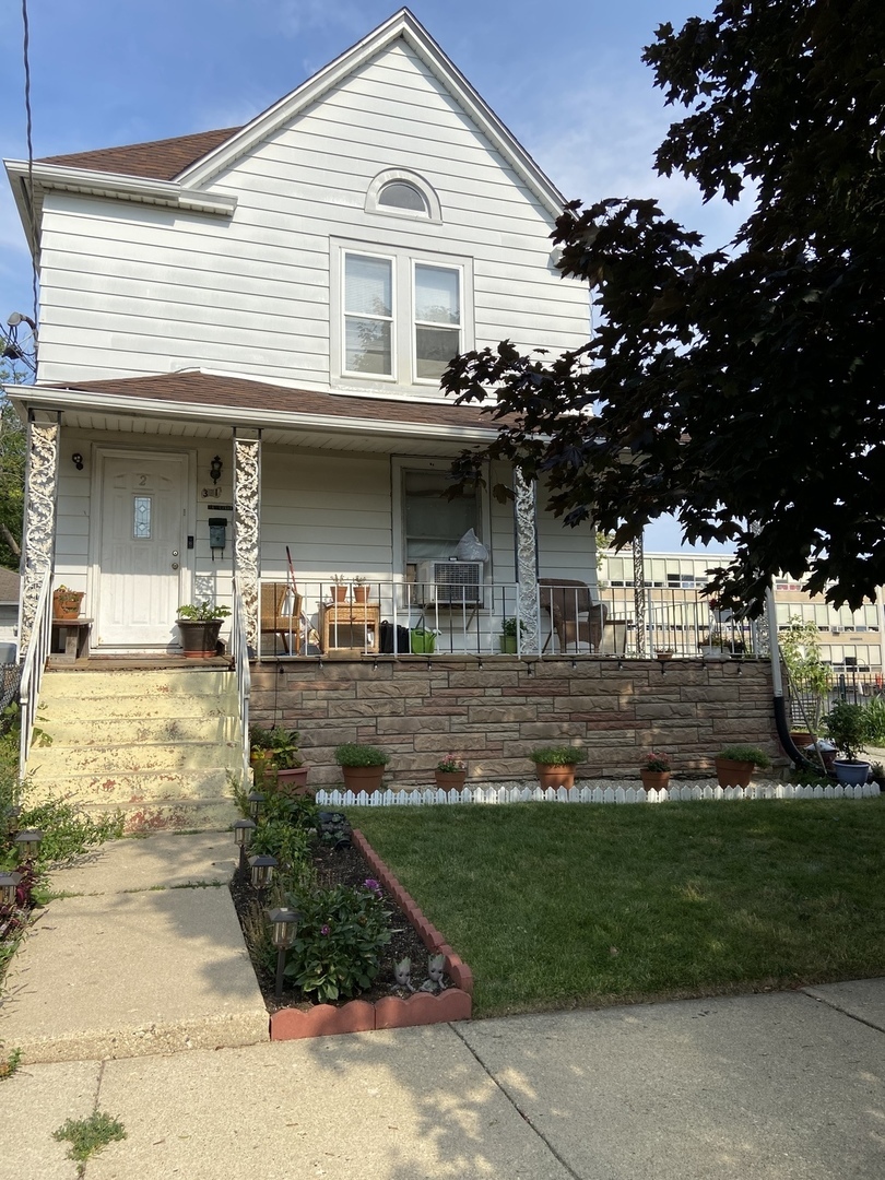 Property Photo: 321 Hickory Street IL 60085