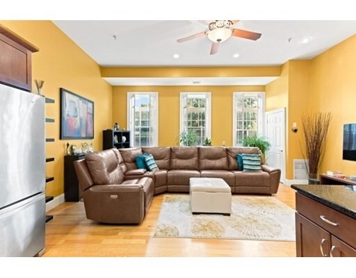 Property Photo: 87 Franklin St 105 MA 02169