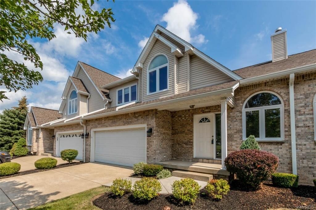 Property Photo:  335 White Oak Lane  NY 14072 