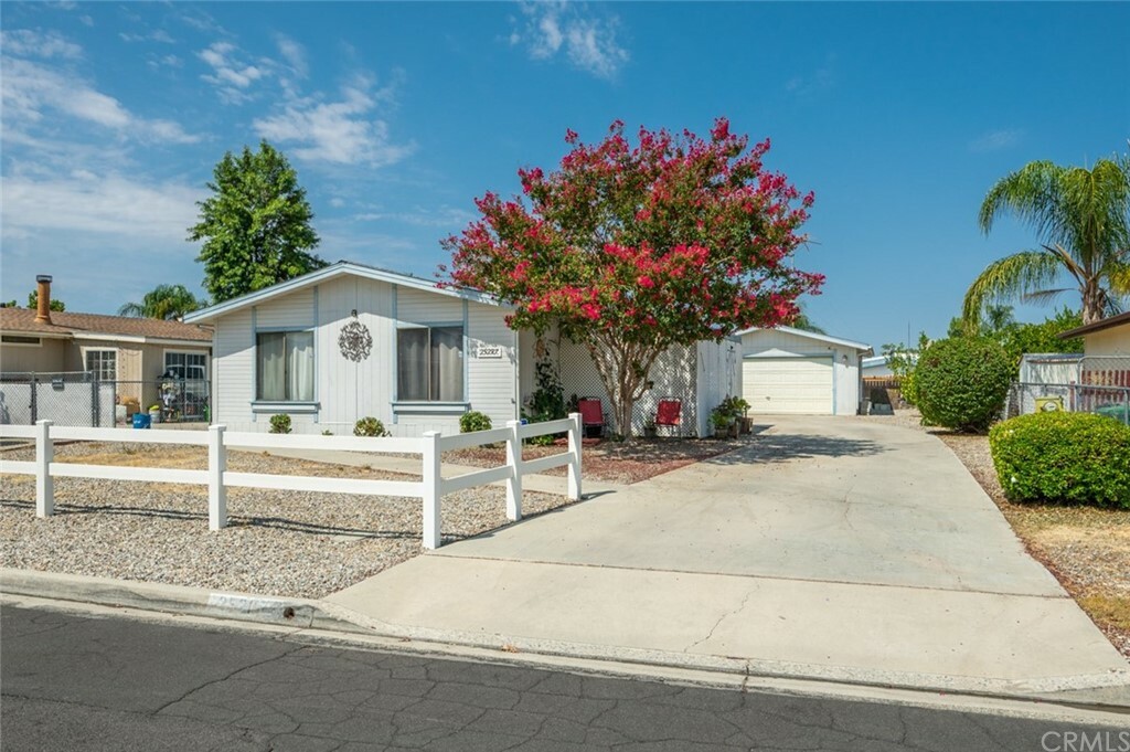 Property Photo:  25287 Browca Street  CA 92544 