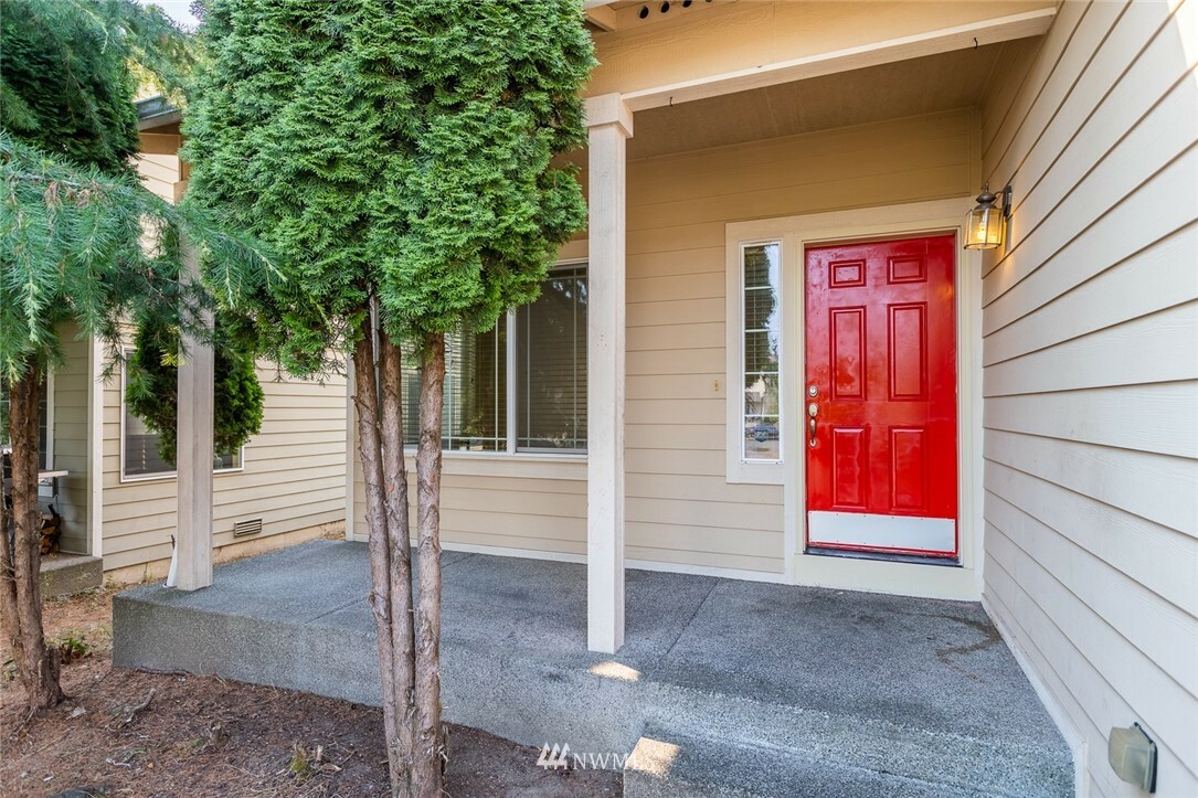 Property Photo: 25515 159th Court SE WA 98042