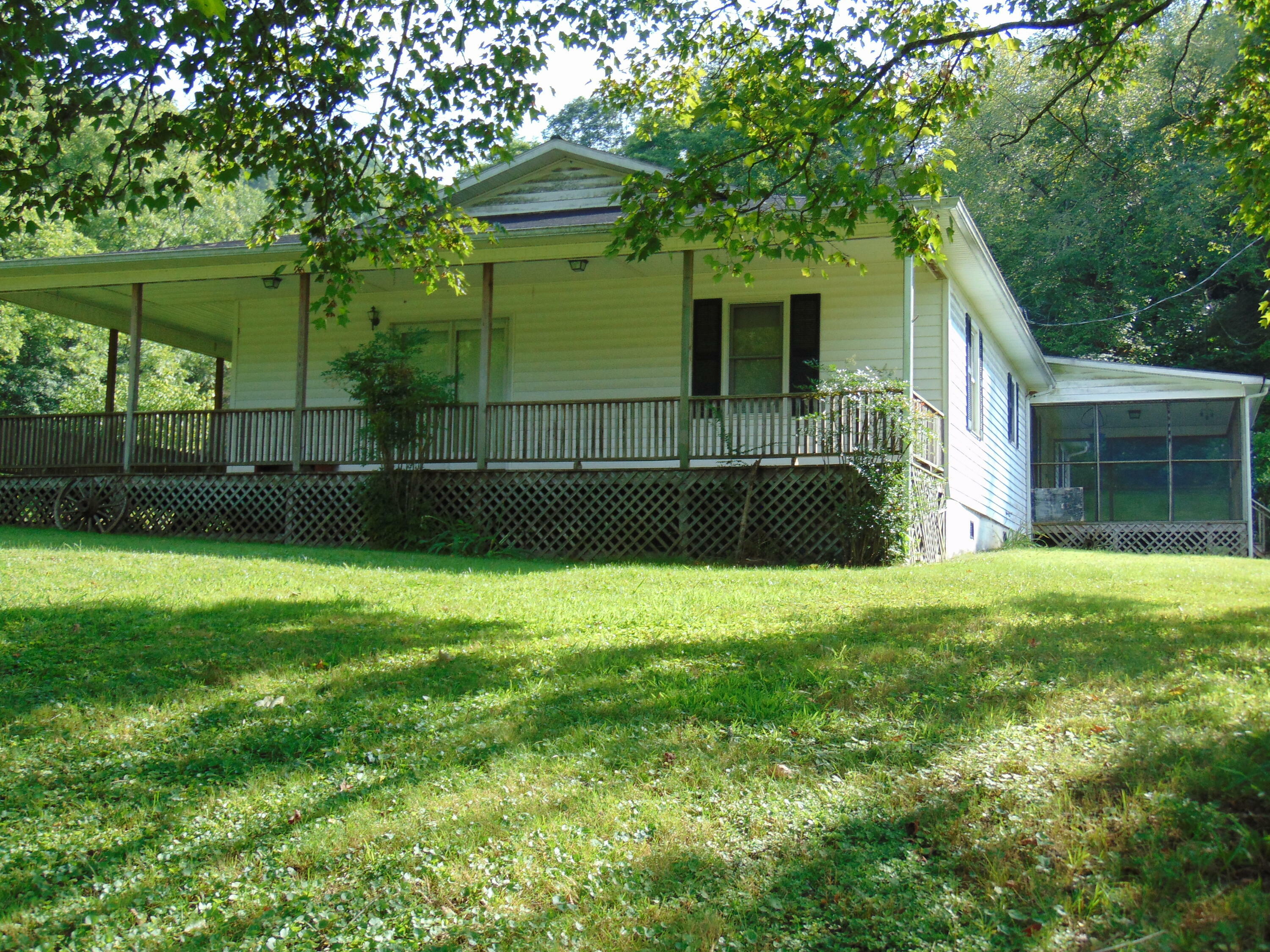 390 Gum Hollow Rd,  Harrogate TN 37752 photo