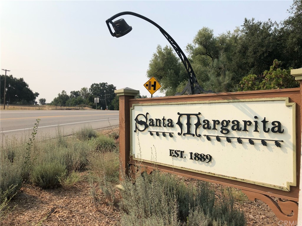 Property Photo: 22185 H Street CA 93453