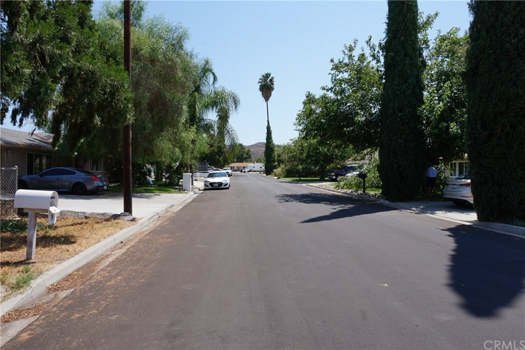 Property Photo: 27018 Val Deane Way CA 92544