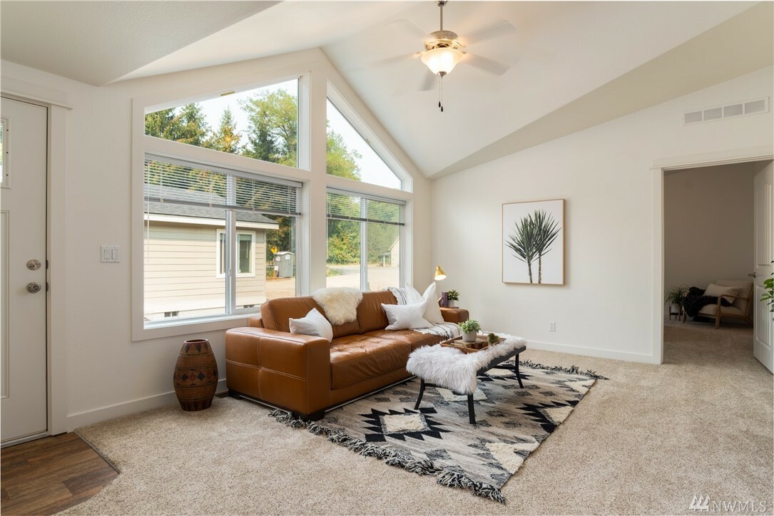 Property Photo: 7658 S Superior Ave WA 98237