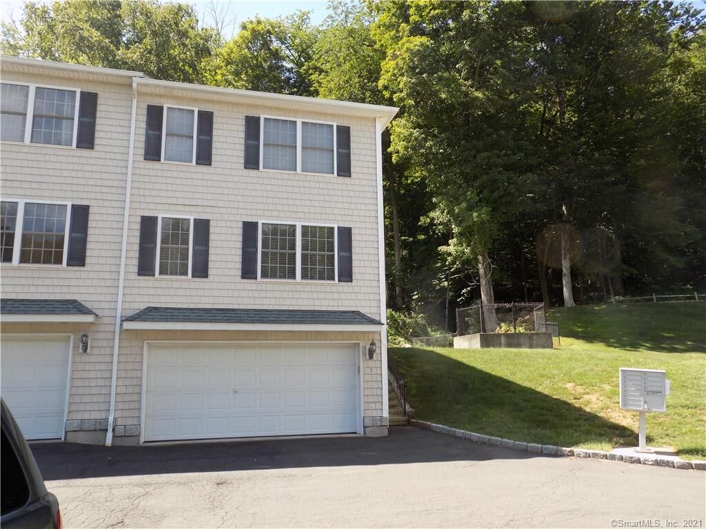 Property Photo:  160 Shelter Rock Road 5  CT 06810 