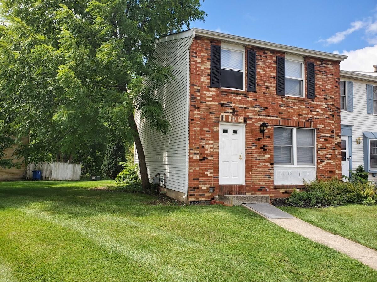 Property Photo:  1971 Old Highbanks Court  OH 43068 