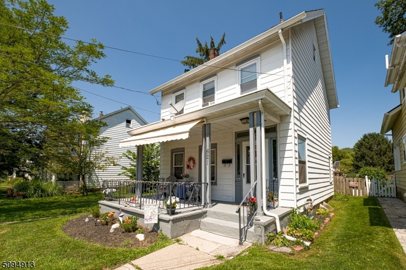 Property Photo:  621 Oxford St  NJ 07823 