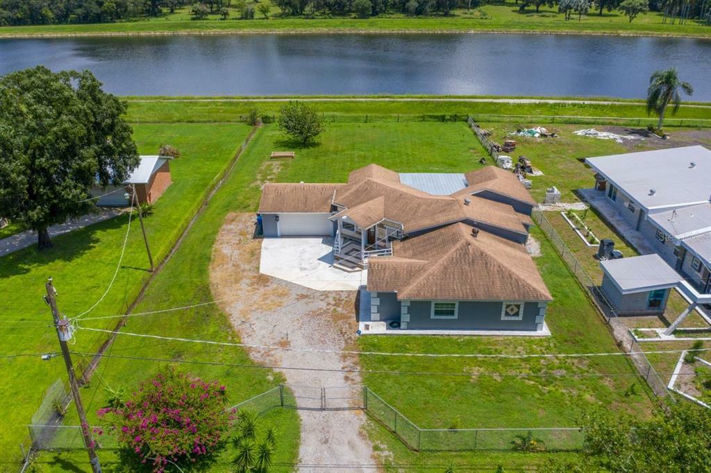 Property Photo: 4305 Garden Lane FL 33610