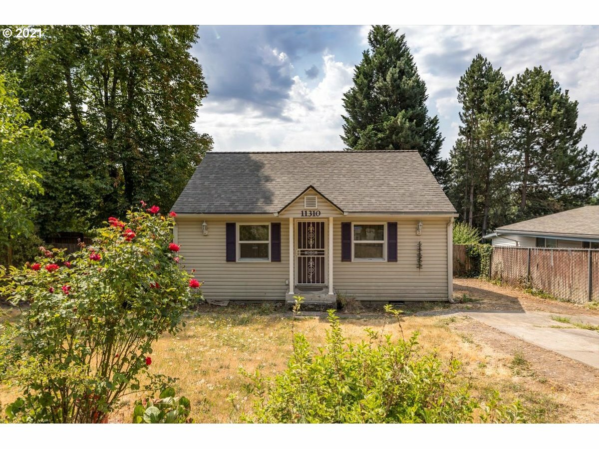 Property Photo:  11310 SW Tigard St  OR 97223 