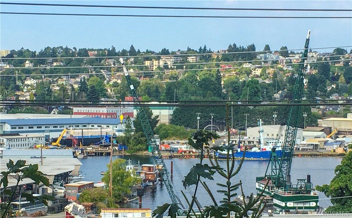 Property Photo: 3814 W 11th Ave 12 WA 98119