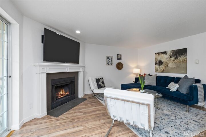 Property Photo: 16419 Spruce Wy F4 WA 98037