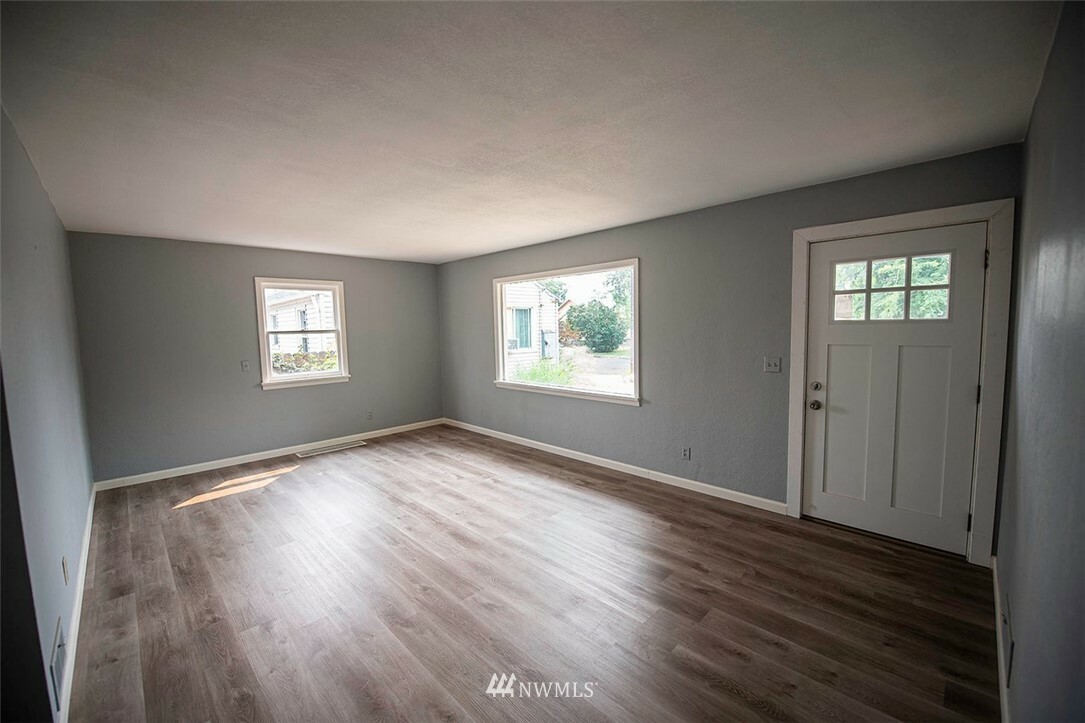 Property Photo: 144 Kenneth Street WA 99362