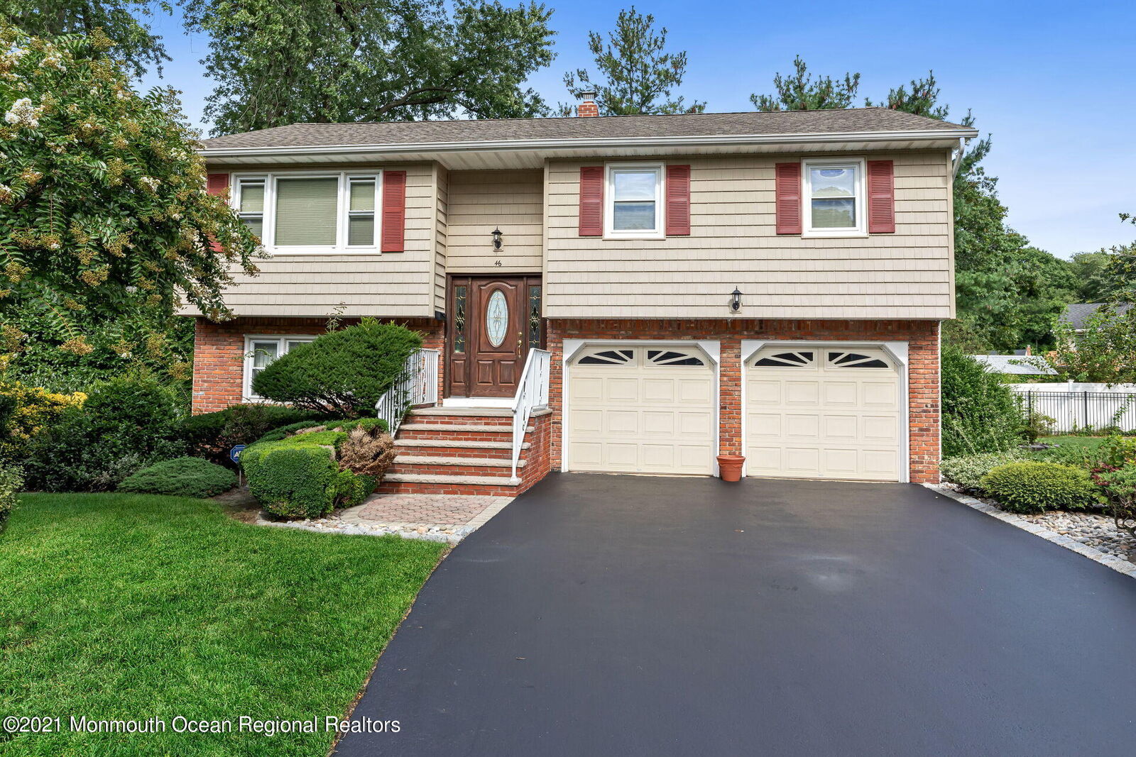 Property Photo:  46 Tanglewood Road  NJ 07748 