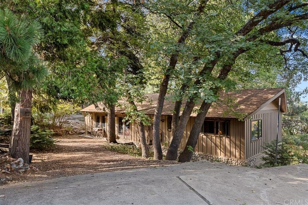 Property Photo:  1924 Willow Drive  CA 92382 