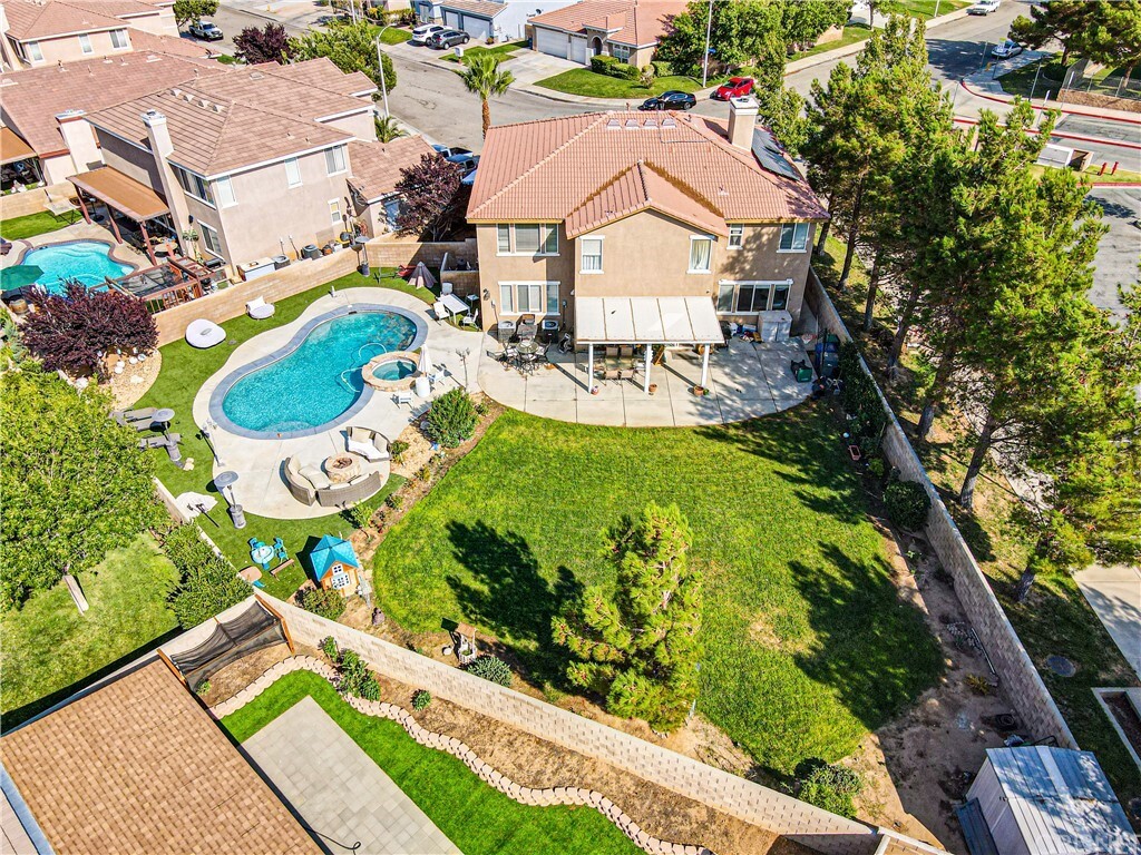 Property Photo: 3631 Fairgreen Lane CA 93551