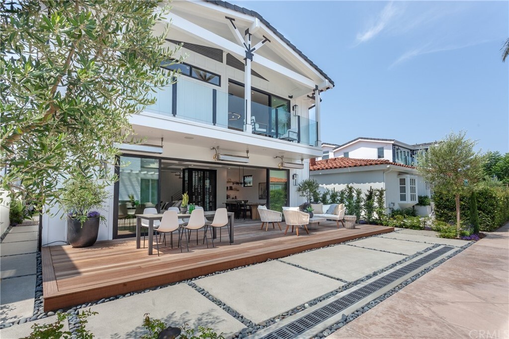 Property Photo: 104 Via Palermo CA 92663