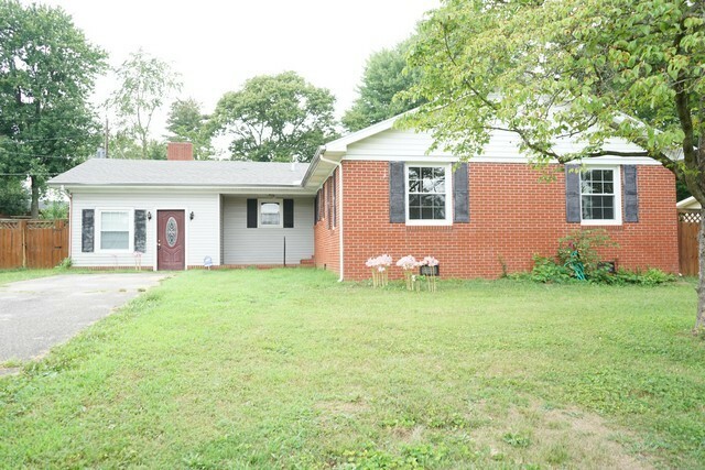 Property Photo:  205 Wayne Dr  KY 42240 