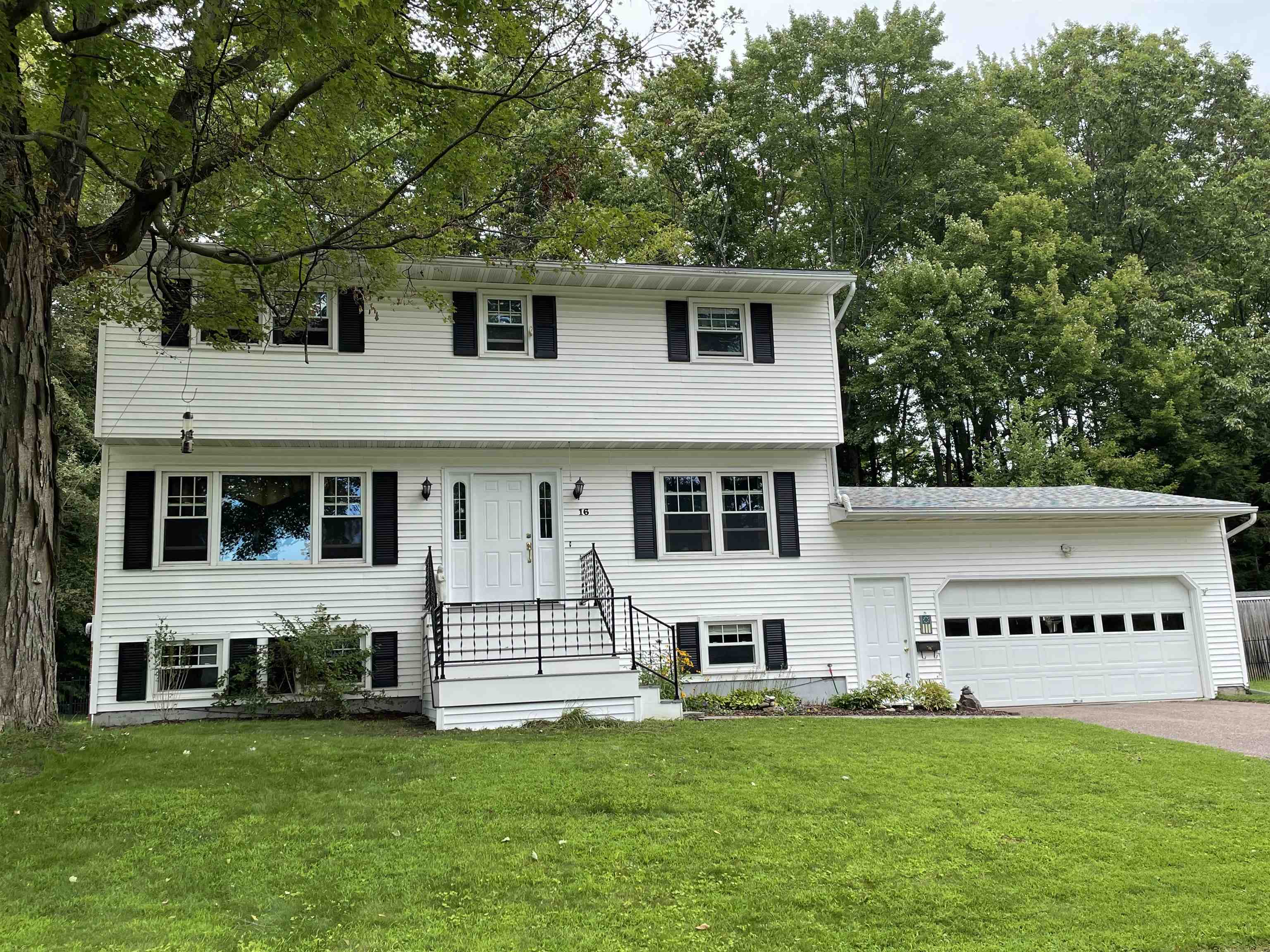 Property Photo:  16 Prouty Parkway  VT 05403 