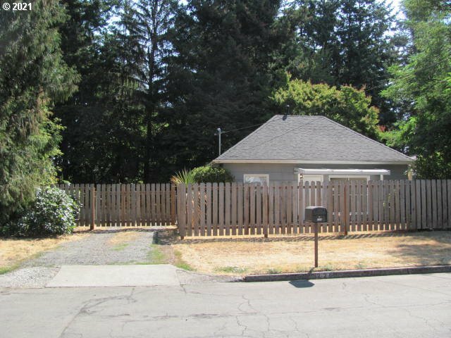 Property Photo:  226 SE 129th Ave  OR 97233 