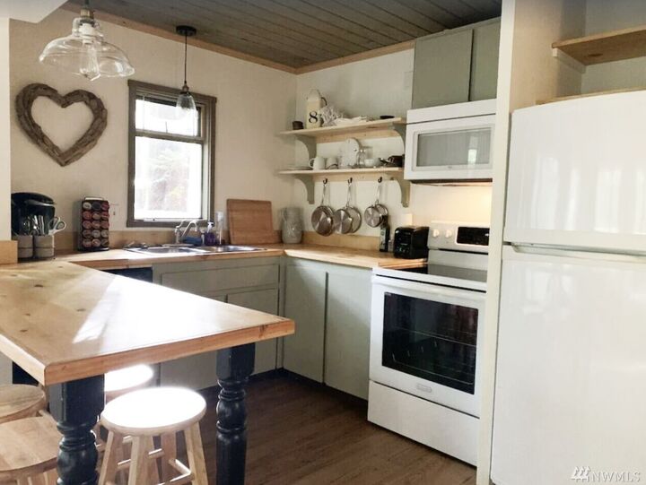 Property Photo:  737 E Promontory Rd  WA 98584 