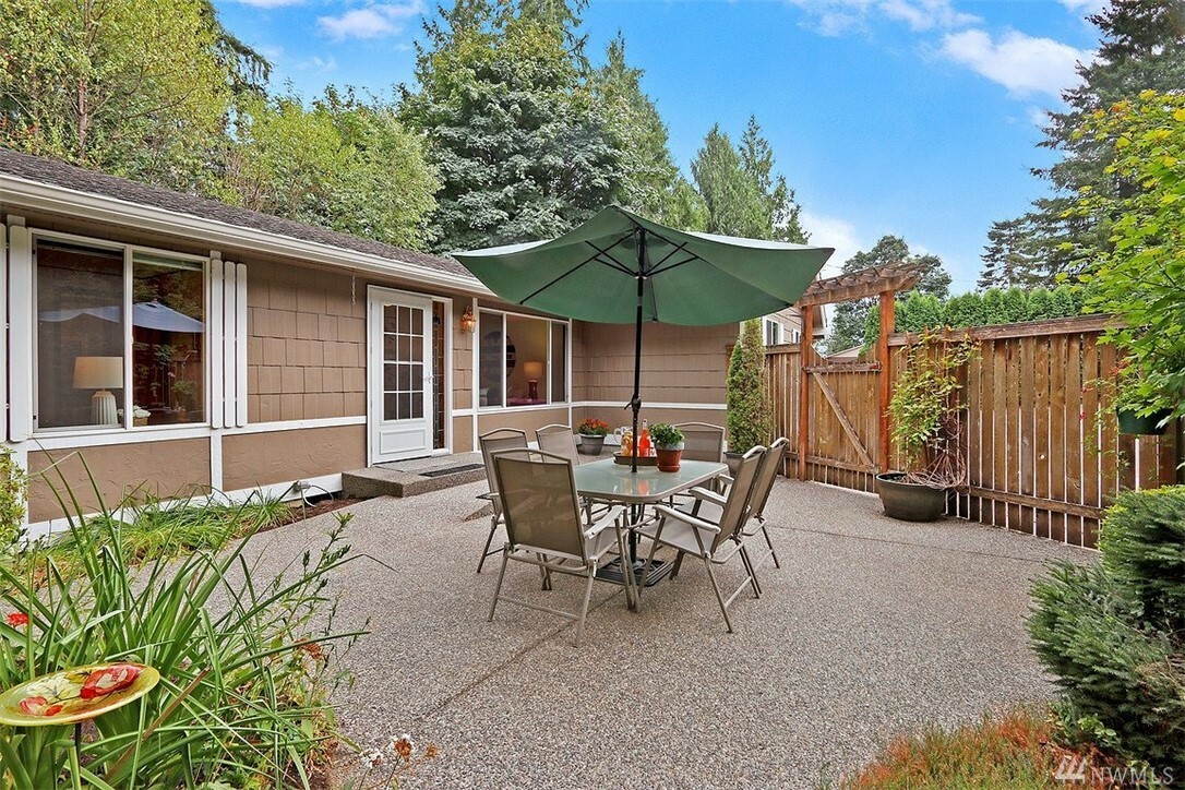 Property Photo:  18131 132nd Place SE  WA 98290 