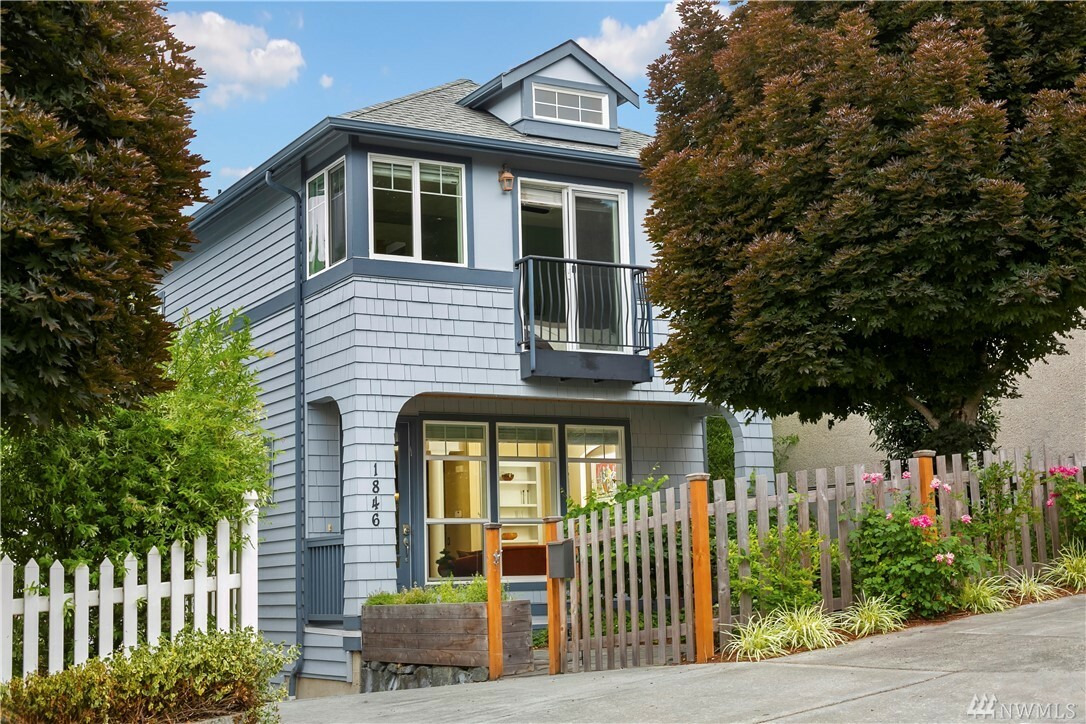 Property Photo: 1846 N 54th St WA 98103