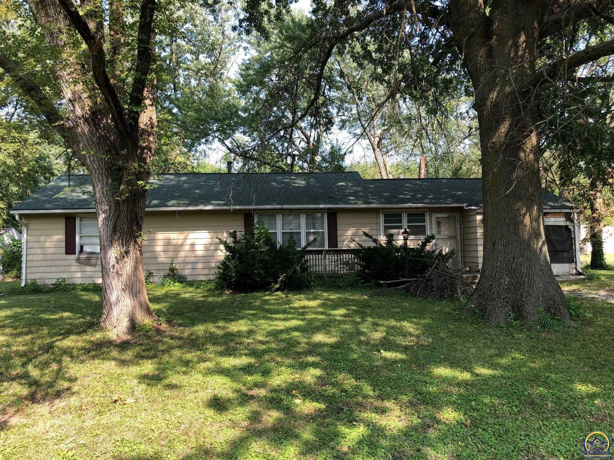 Property Photo:  306 S Owen St  KS 66512 