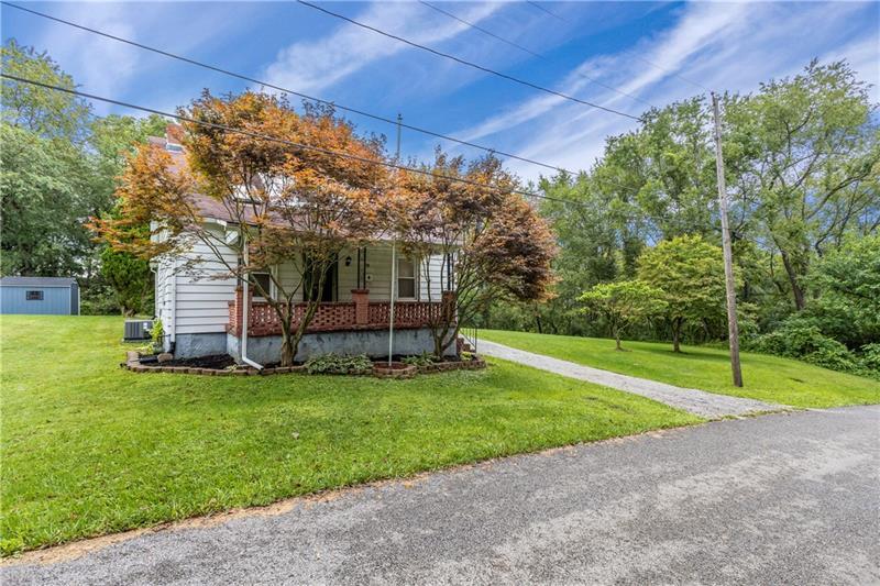 Property Photo:  18 Walnut St  PA 15021 